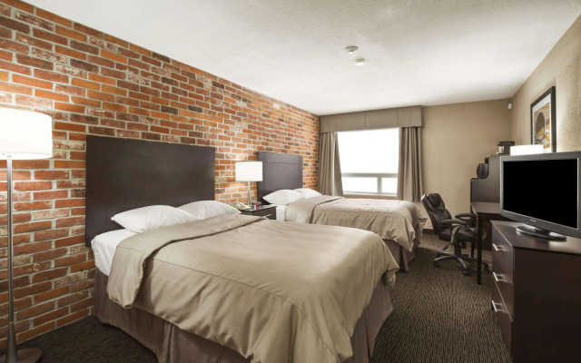 Super 8 by Wyndham Timmins ON