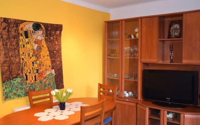 Apartament escoles atic