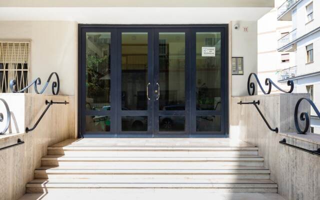 Fresh and Trendy Flat at Vomero