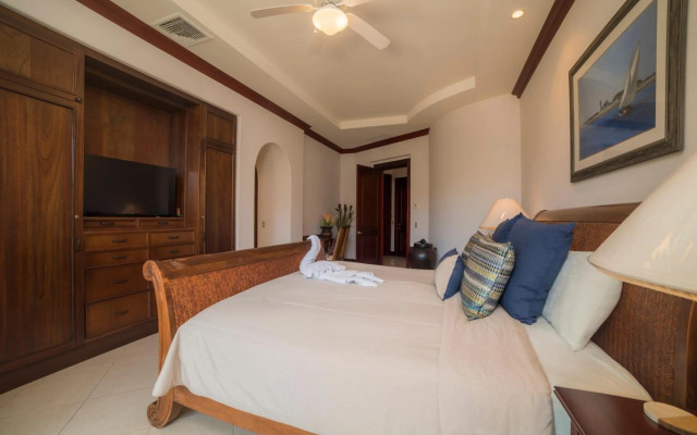 3 bedroom Bella Vista close to pool