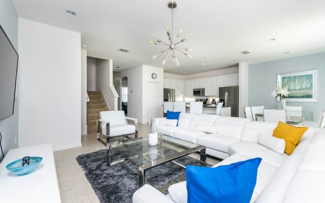 Solterra - 6005 Broad Oak Drive