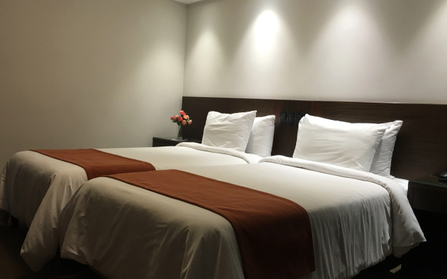 Crystal Tower Hotel - Image 3