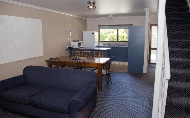 Econo Lodge The Villas