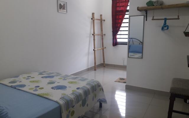 Tampoi Homestay