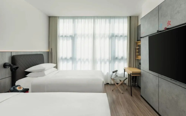 Moxy Suzhou City Centre