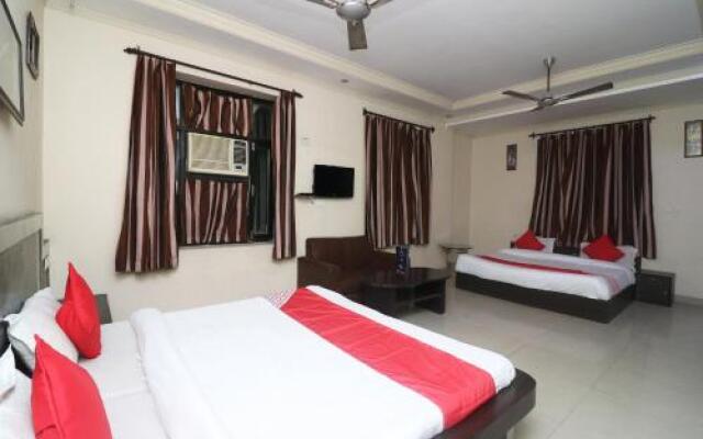 OYO 25037 Hotel Taj Heaven