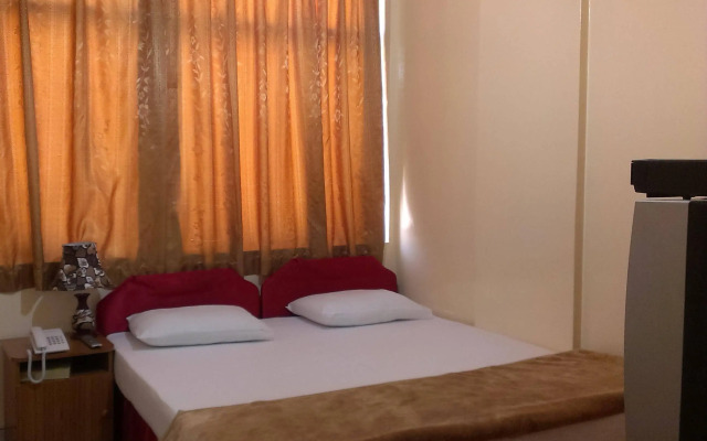 Everest International Hotel