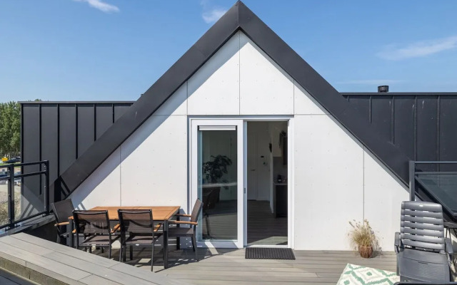 Seaside Getaway, Sint-annaland