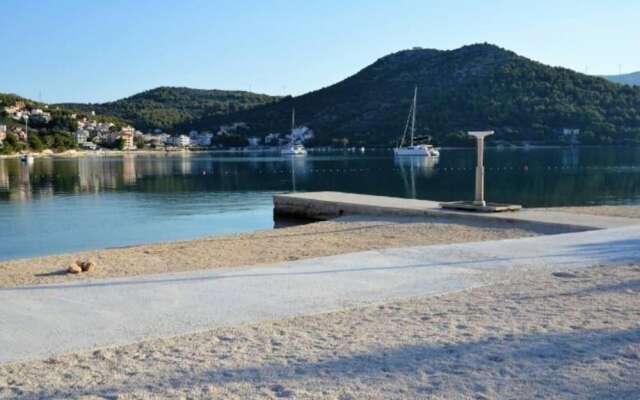 Sea View Apartment on Walking Distance to sea