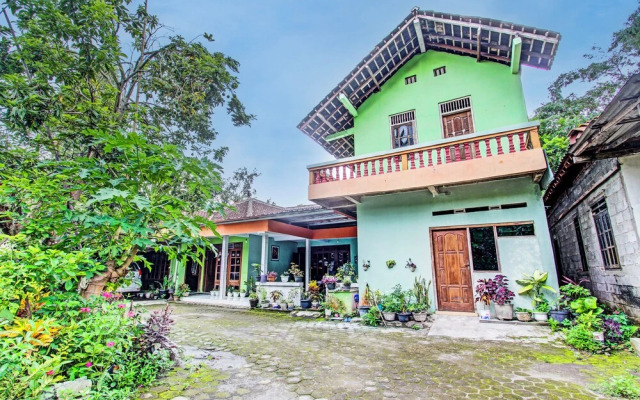 SPOT ON 93592 Pondok Backpackers Ardafa JogjaNearBlue Lagoon Jogja