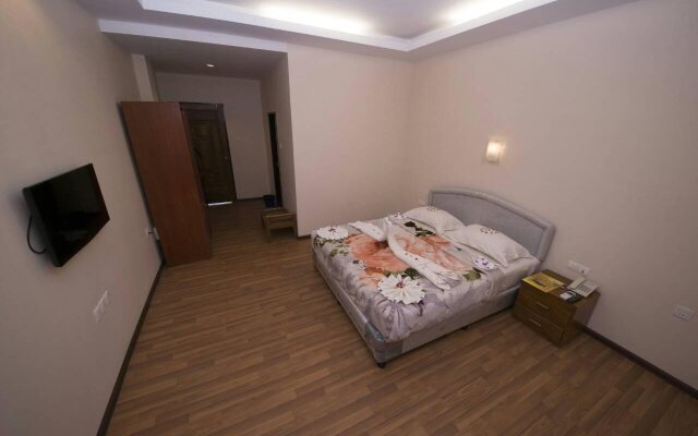 Law Ka Thit Sar Hotel