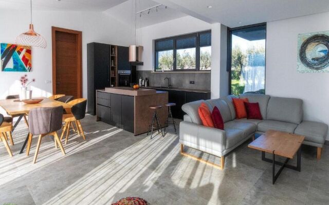 Martincic Residence