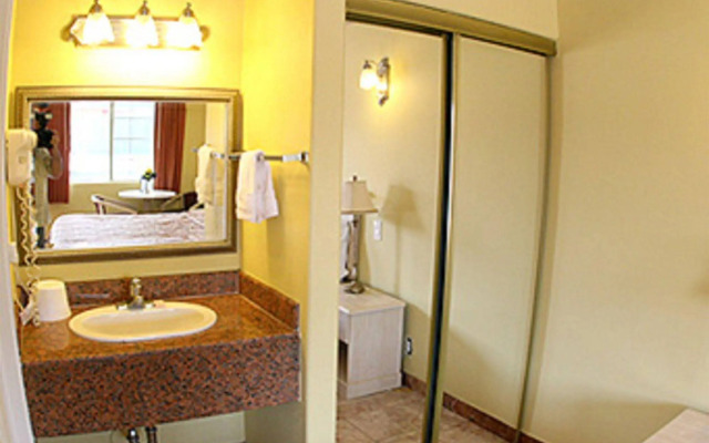 Glen Capri Inn & Suites - Burbank Universal