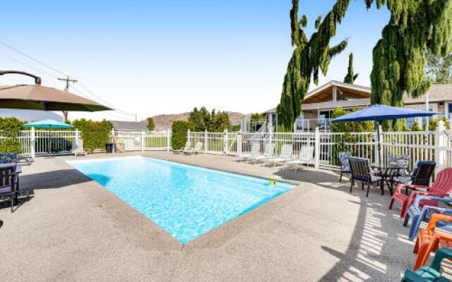 La Via Bella Retreat by the Lake