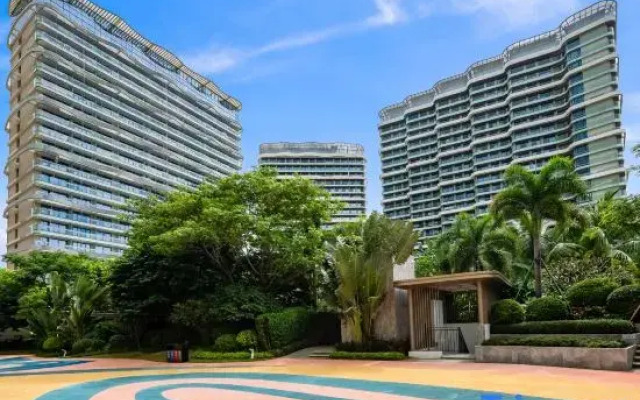 Sanya Yazhou Bay sea waves travel luxury seascape apartment