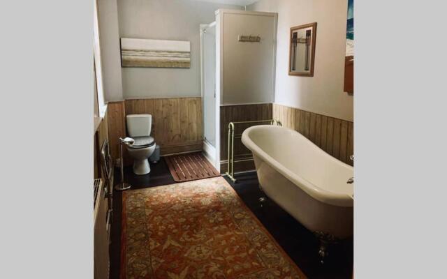 Stunning 18th Century 5 Bed House Old-Town Hastings