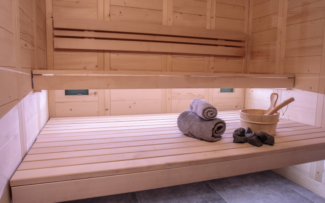 Liana Beach Hotel & Spa