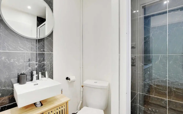 Cute Studio in Eclectic 18th District - 1