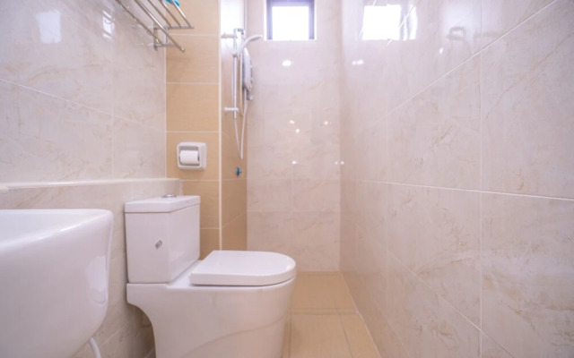 OYO Home 90401 D' Summit Residence YML 2108