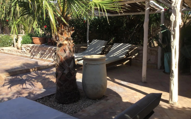 Villa d’architecte 103 commentaires 5* sur 2 sites