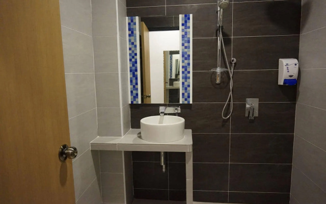 Super 8 Hotel @ Bayan Baru