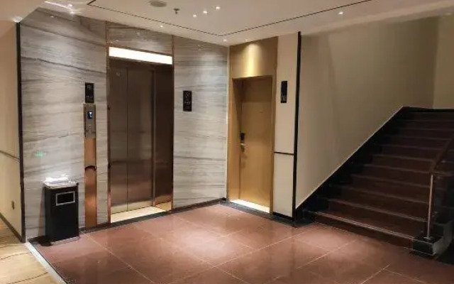 Junshan Avenue Store of Ji'an County