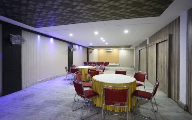 OYO 2862 Hotel Kanha Continental