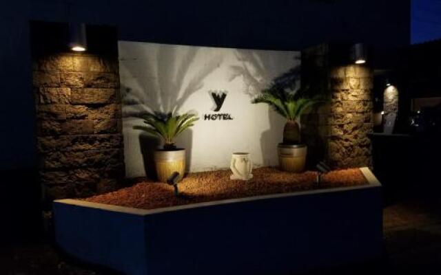 Hotel Y (Adult Only)