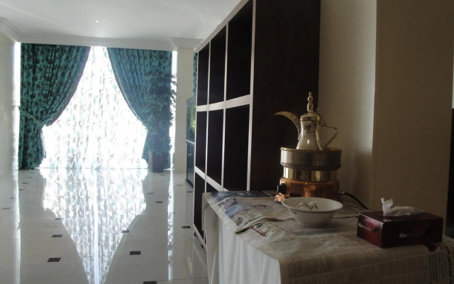 Marina Royal Hotel Suites