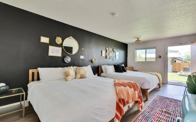 Hotel McCoy - Art, Libations, Pool Society