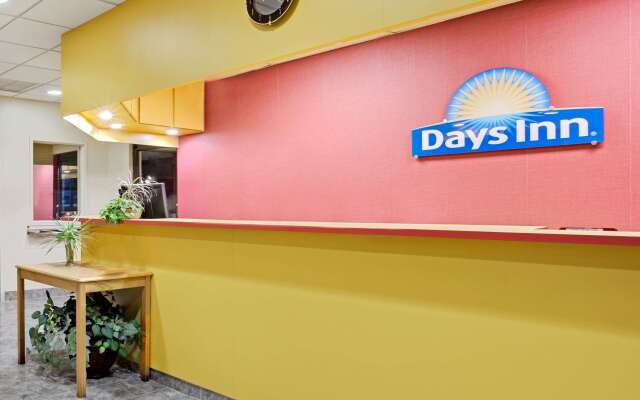 Days Inn by Wyndham Bradenton - Near the Gulf