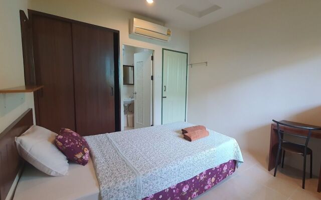 Baan Muchshima Hostel Phuket