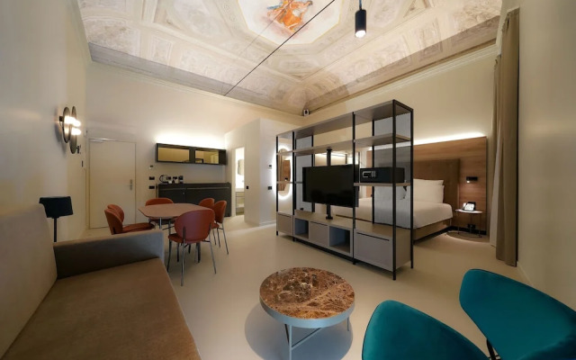 Bergamo Inn 21