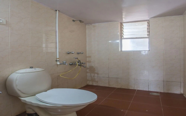 OYO 17131 Home Spacious 2BHK Dona Paula