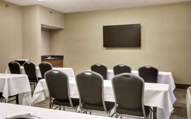 Wingate by Wyndham Cranberry