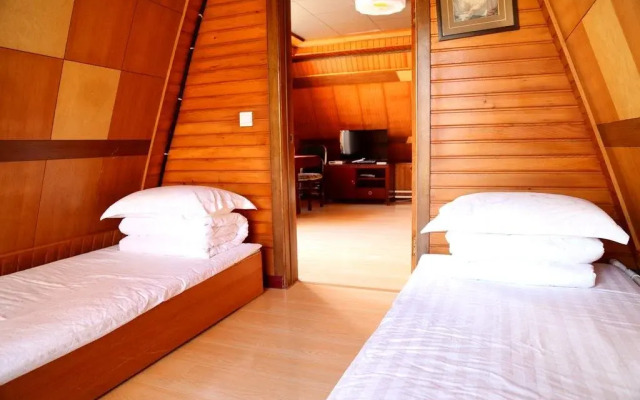 Changbai Mountain Hunting Resort Hotel