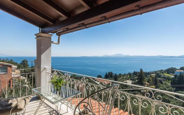 Vallias Seaview Apartments by Konnect, 300m from Nissaki beach