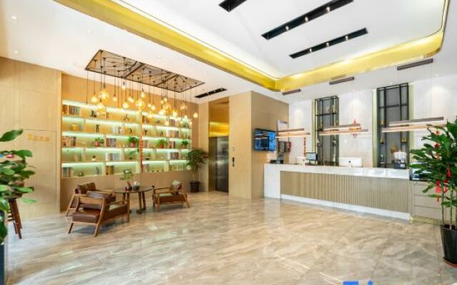 Waiting Hotel(Shanghai Xujiahui Stadium)