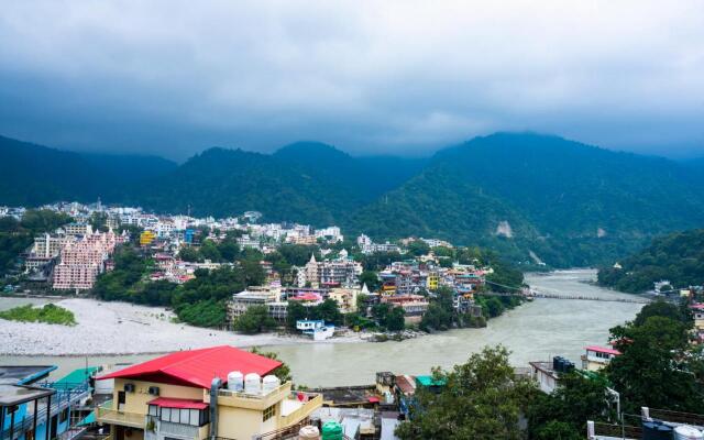 goSTOPS Rishikesh Lakshman Jhula - Hostel