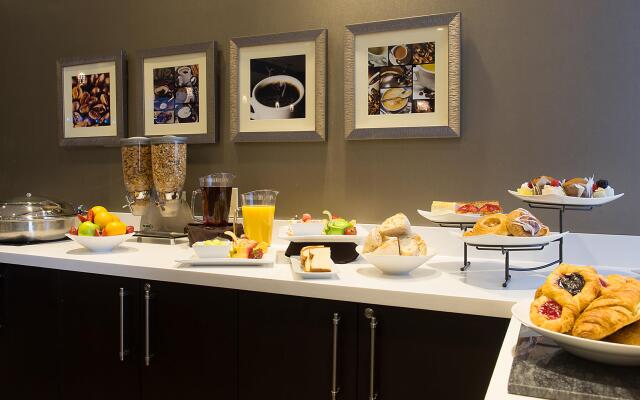 Holiday Inn Hotel & Suites Mississauga by IHG