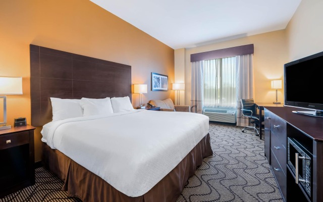 La Quinta Inn & Suites by Wyndham Marshall