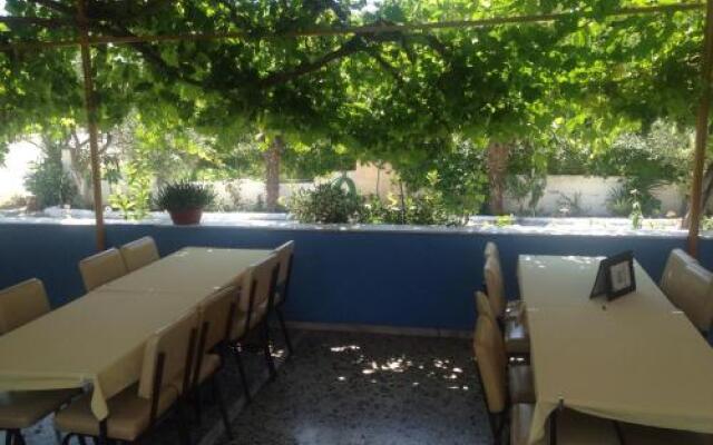 Aktaion Hotel