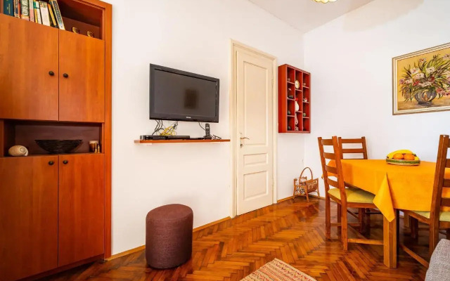 Hostel Kolovare