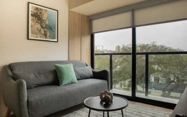w Stylish 2BR With Balcony in San Isidro