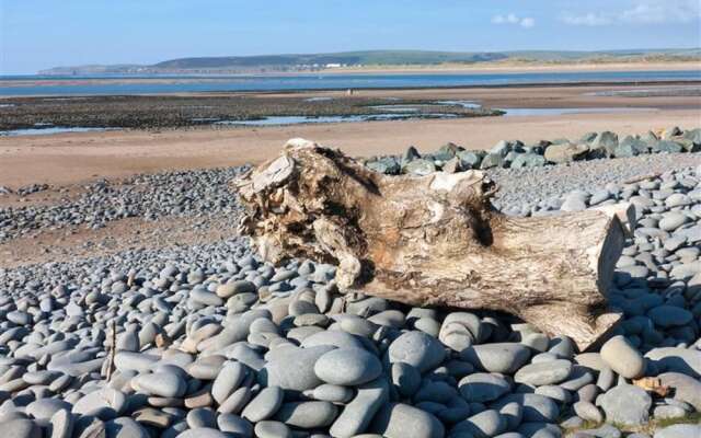 Modern Holiday Home in Westward Ho Near the Sea