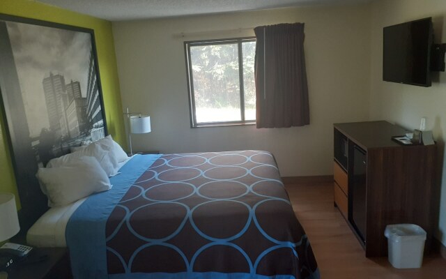 Super 8 by Wyndham Farmville