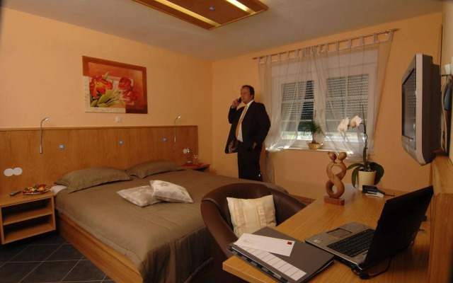 Das Wolfshotel am Arendsee