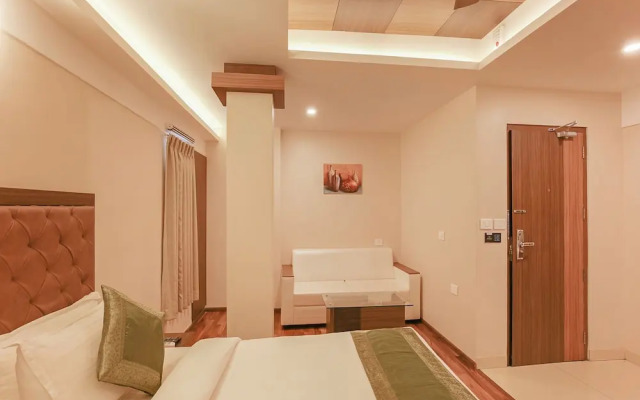 Treebo Goodland Residency - 500m from Railway Station