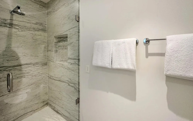 Brand New 6 Bedroom Penthouse