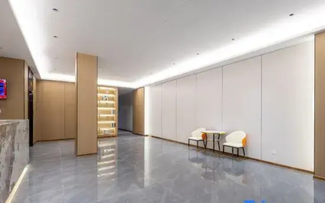 Yuezhi Hotel (Lingao Fuluo Plaza)